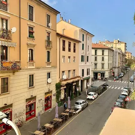 Apartment Isola Chic Di Fronte Alla Metro Con Vista